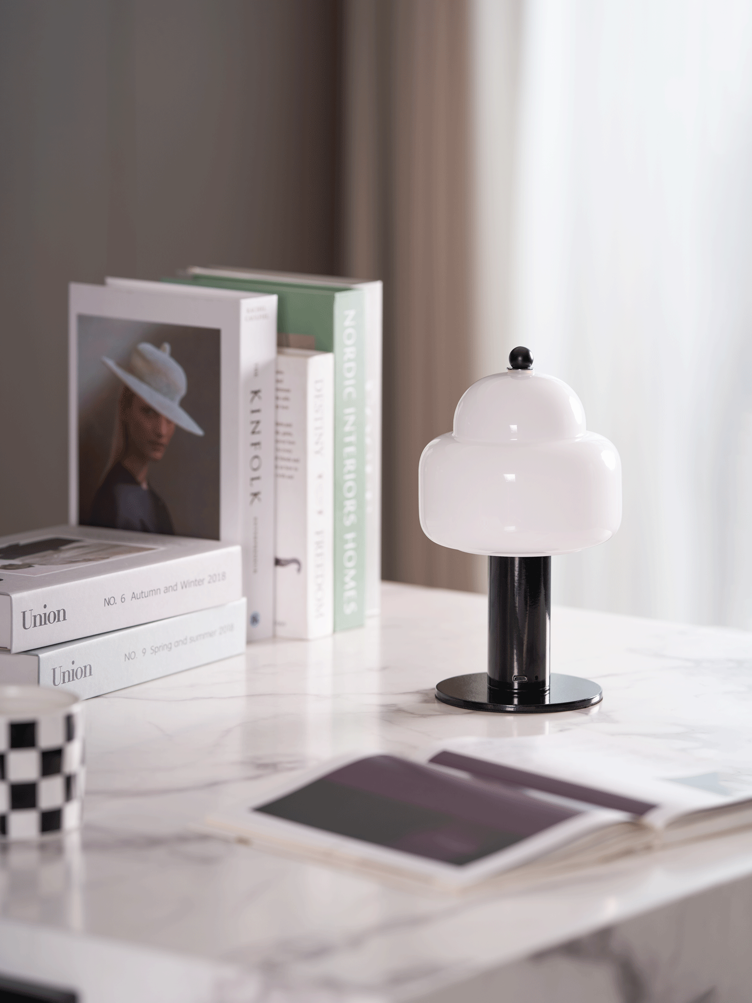 Avenaella Modern Table Lamp