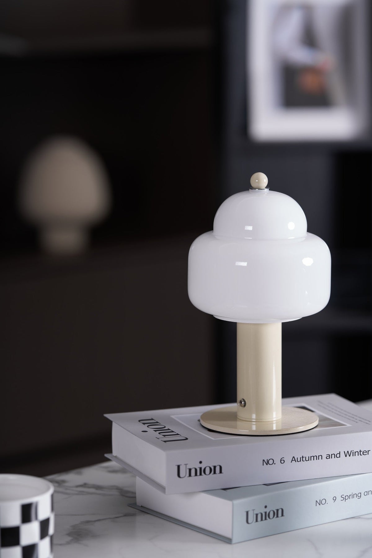 Avenaella Modern Table Lamp