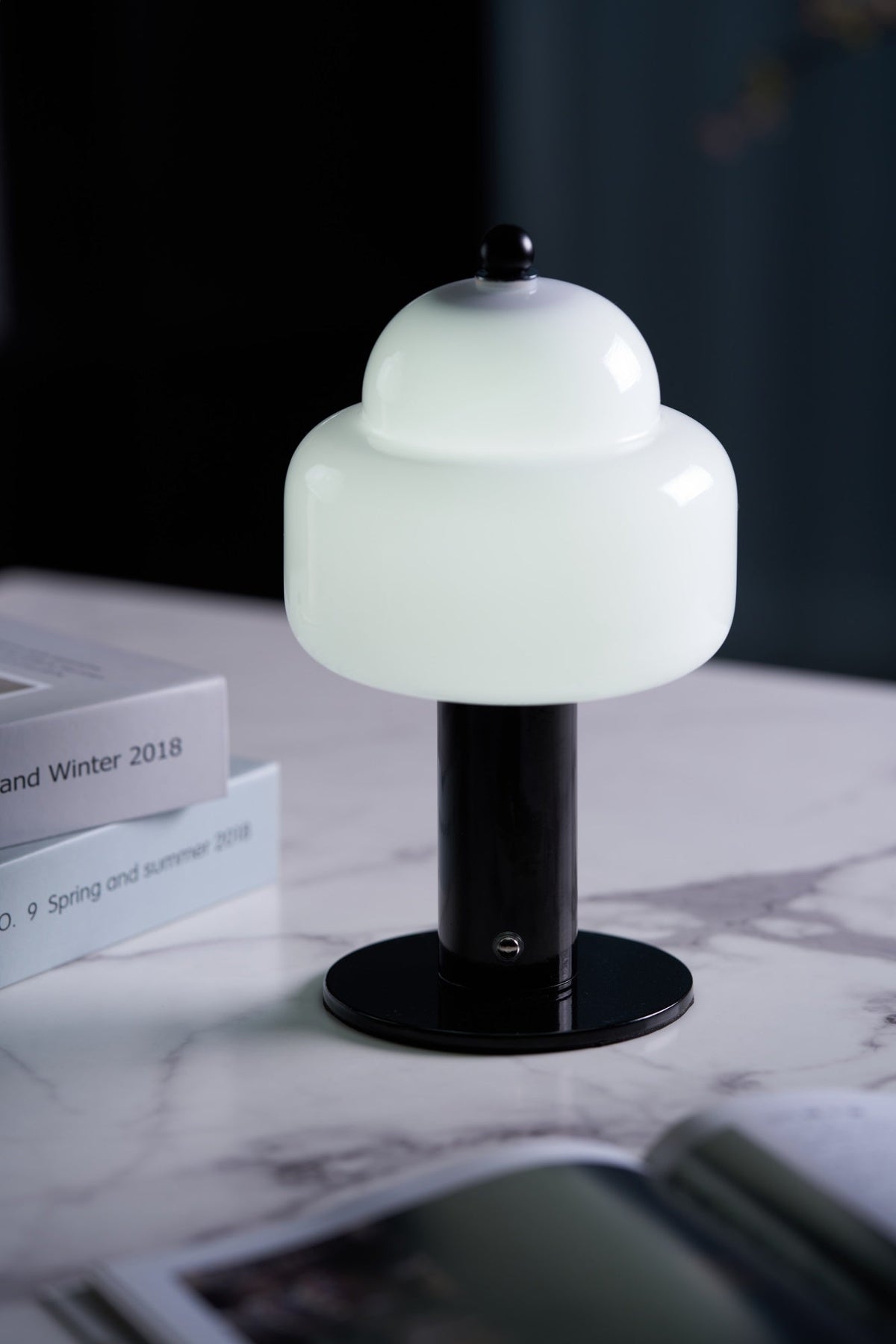 Avenaella Modern Table Lamp