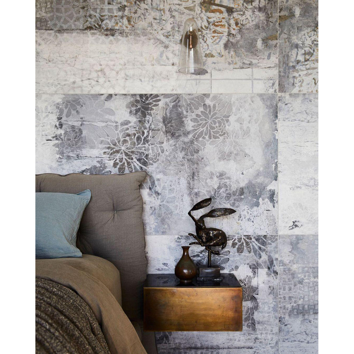 Yoke Glass Wall Lamp