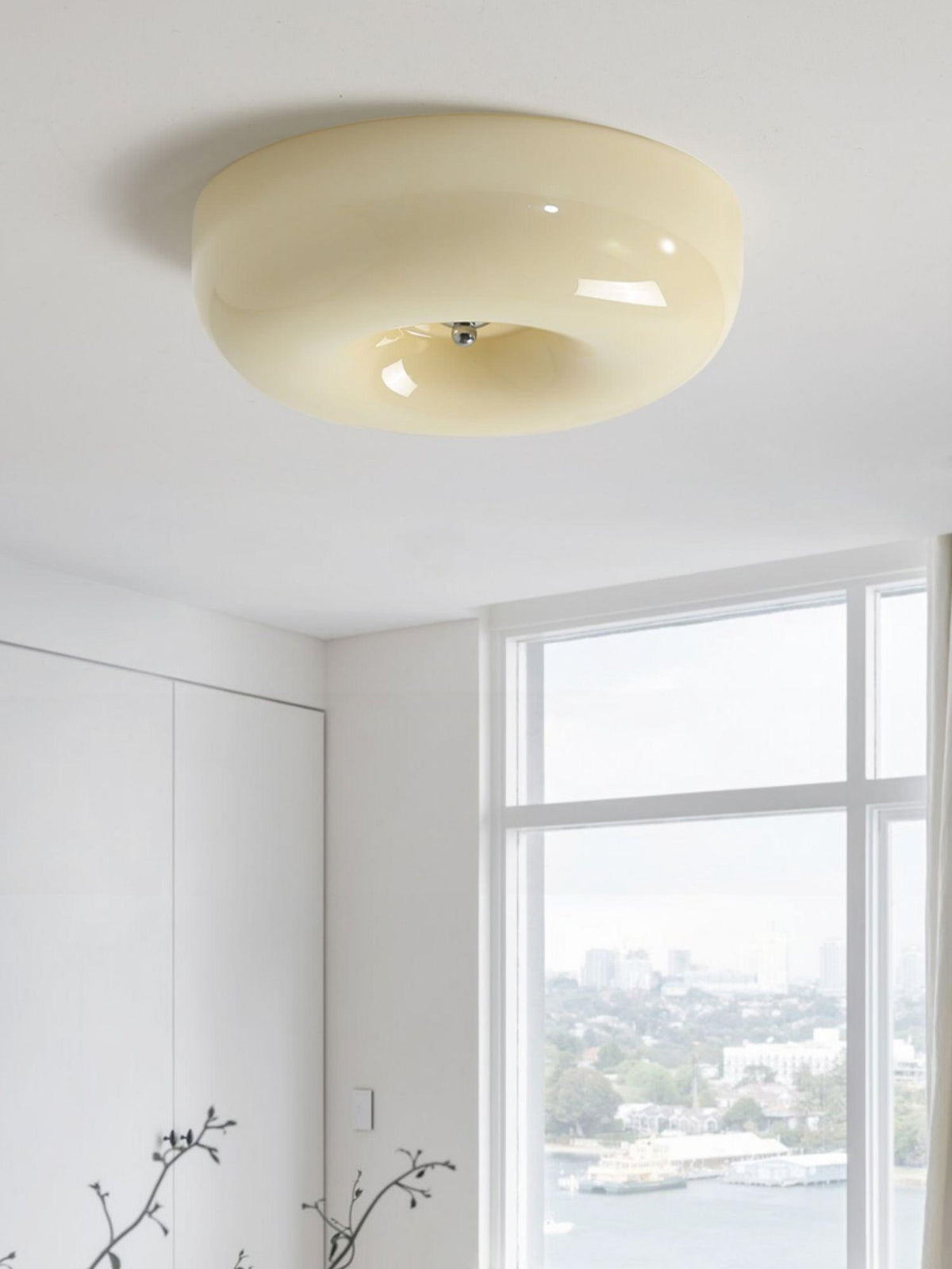 Velisiel Chandelier Cream Pudding with Blown Glass