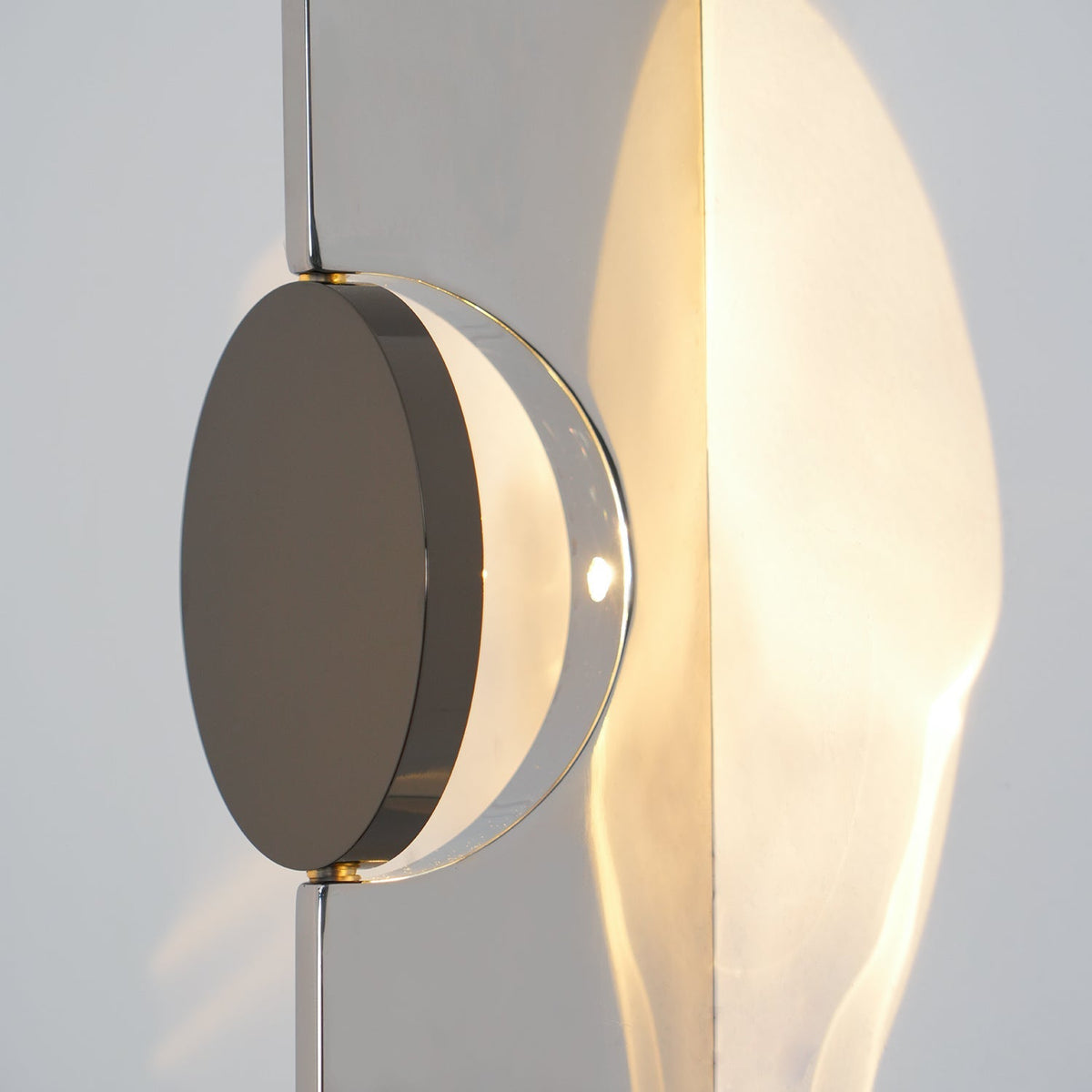 Wijo Kinetic Shadow Indoor Wall Light