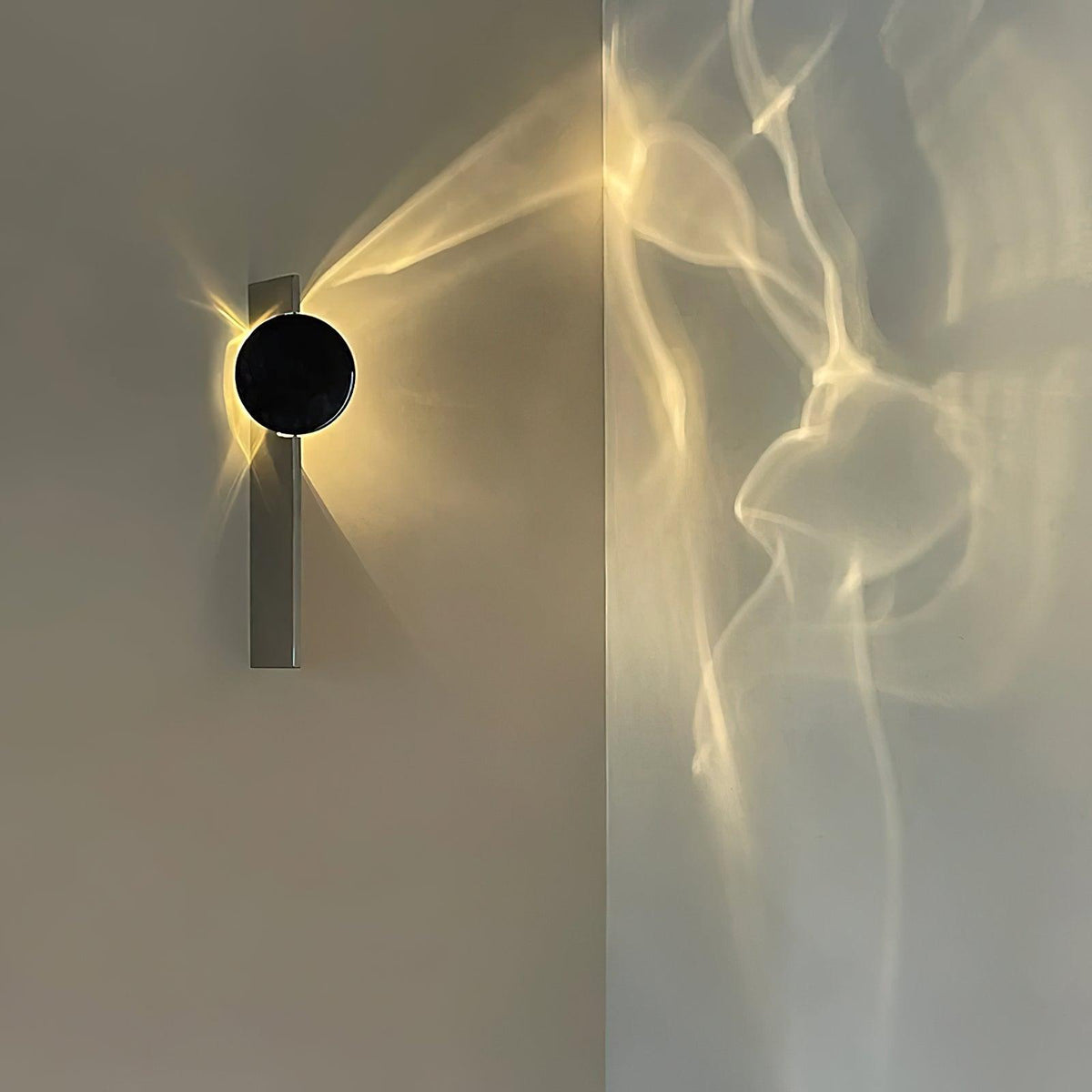 Wijo Kinetic Shadow Indoor Wall Light
