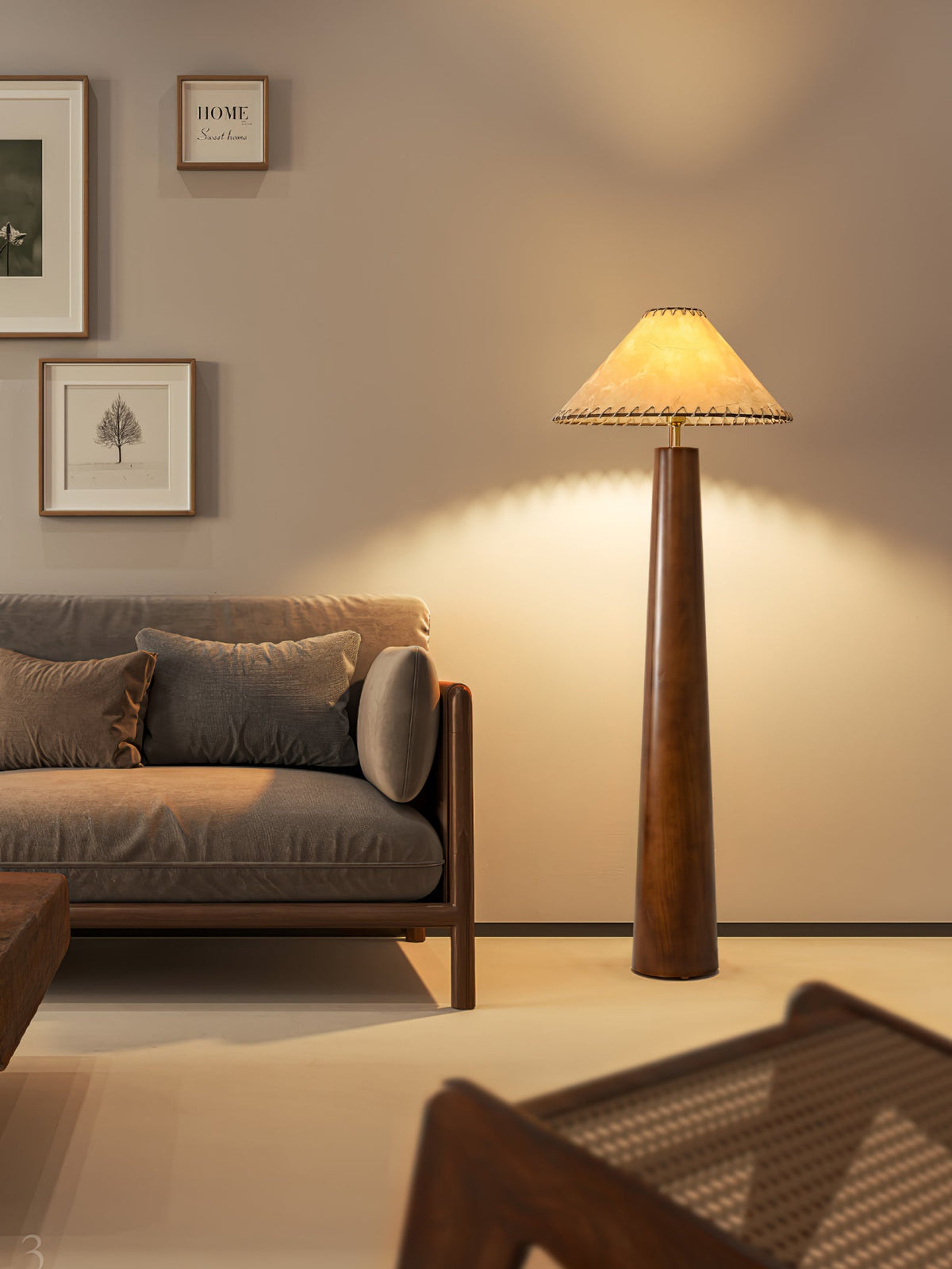 Syleelia Wooden Column Floor Lamp