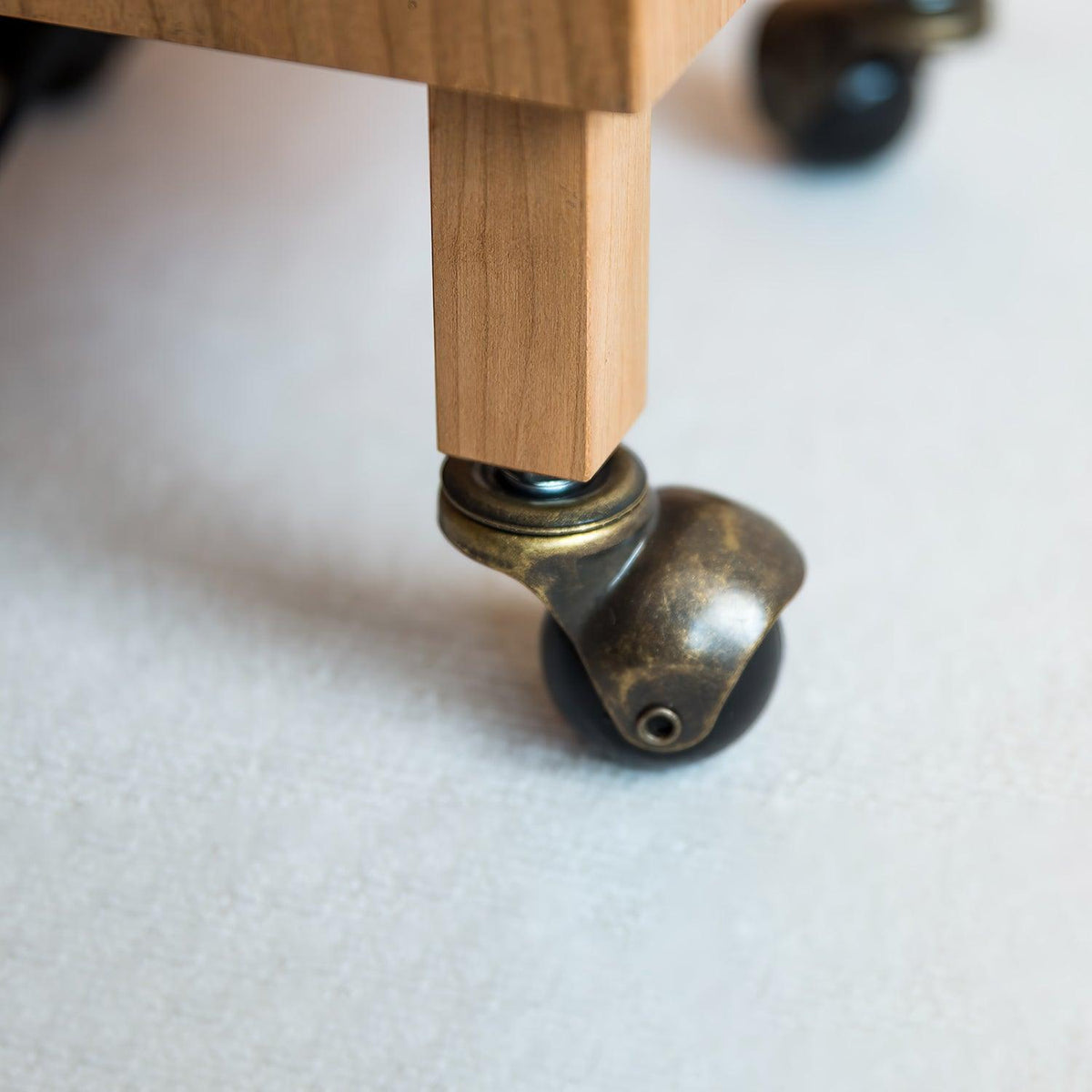Selalira Cubby Mobile Table Light