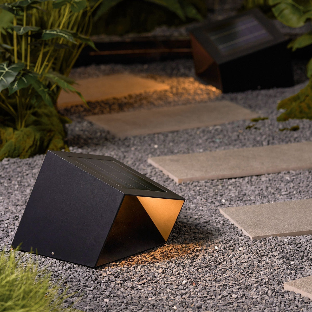 Voren Garden Solar Outdoor Light