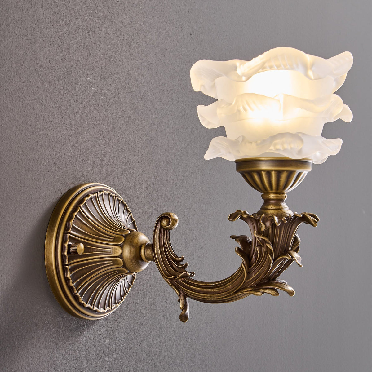 Florin Wall Lamp