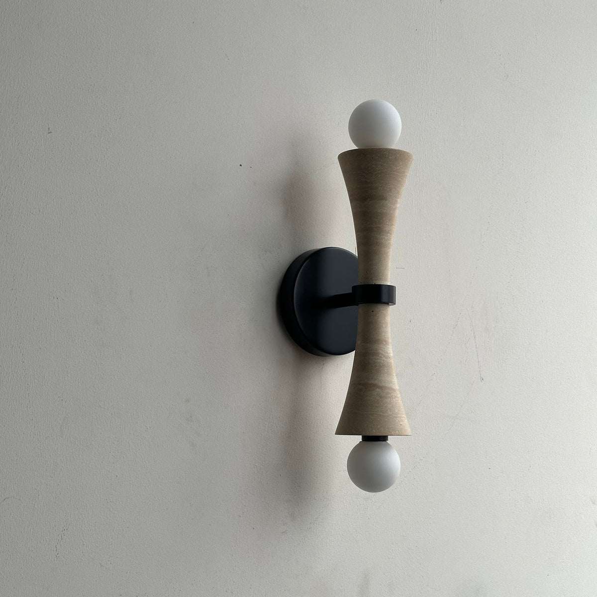 Elaiselle Wall Lamp