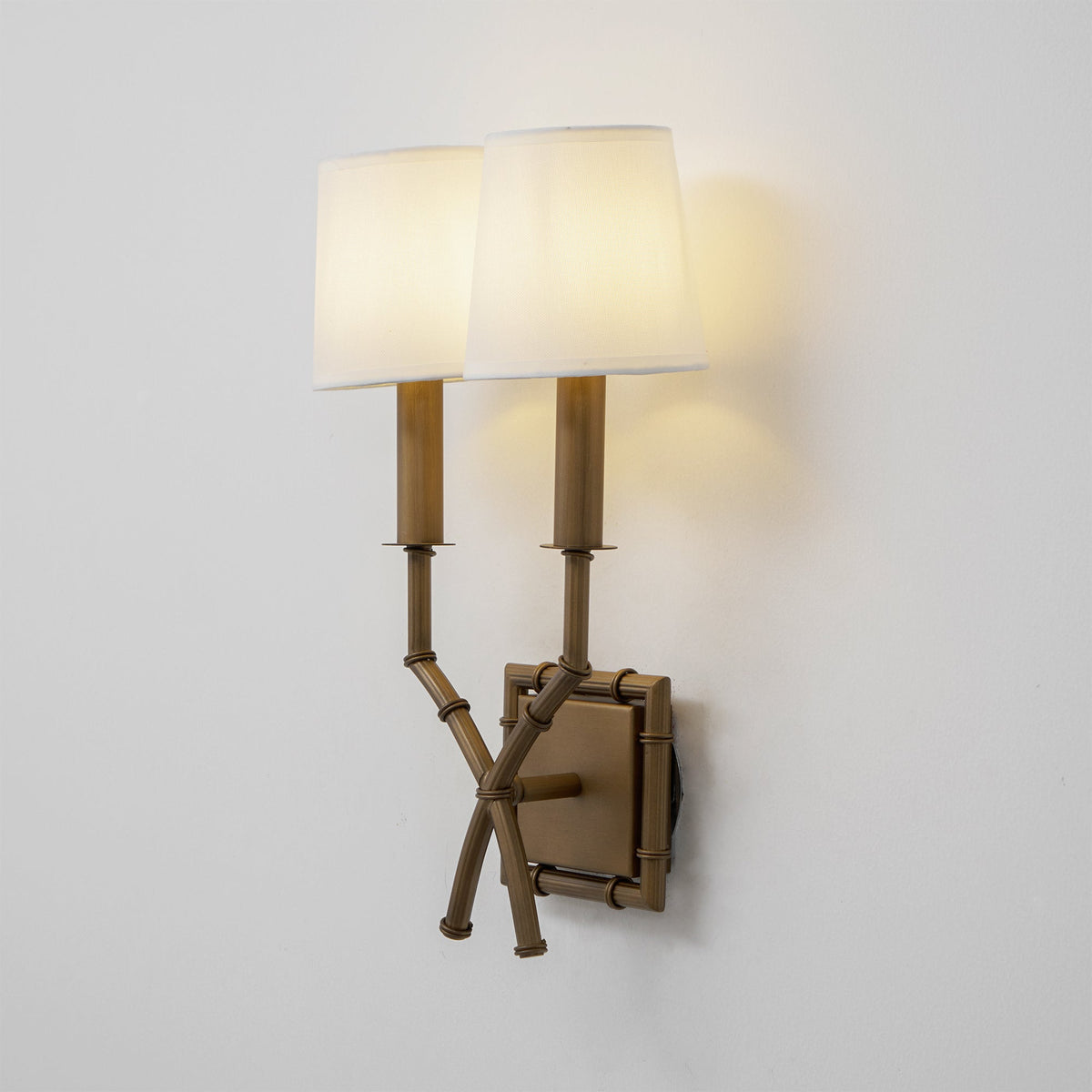 Yelp Wall Lamp