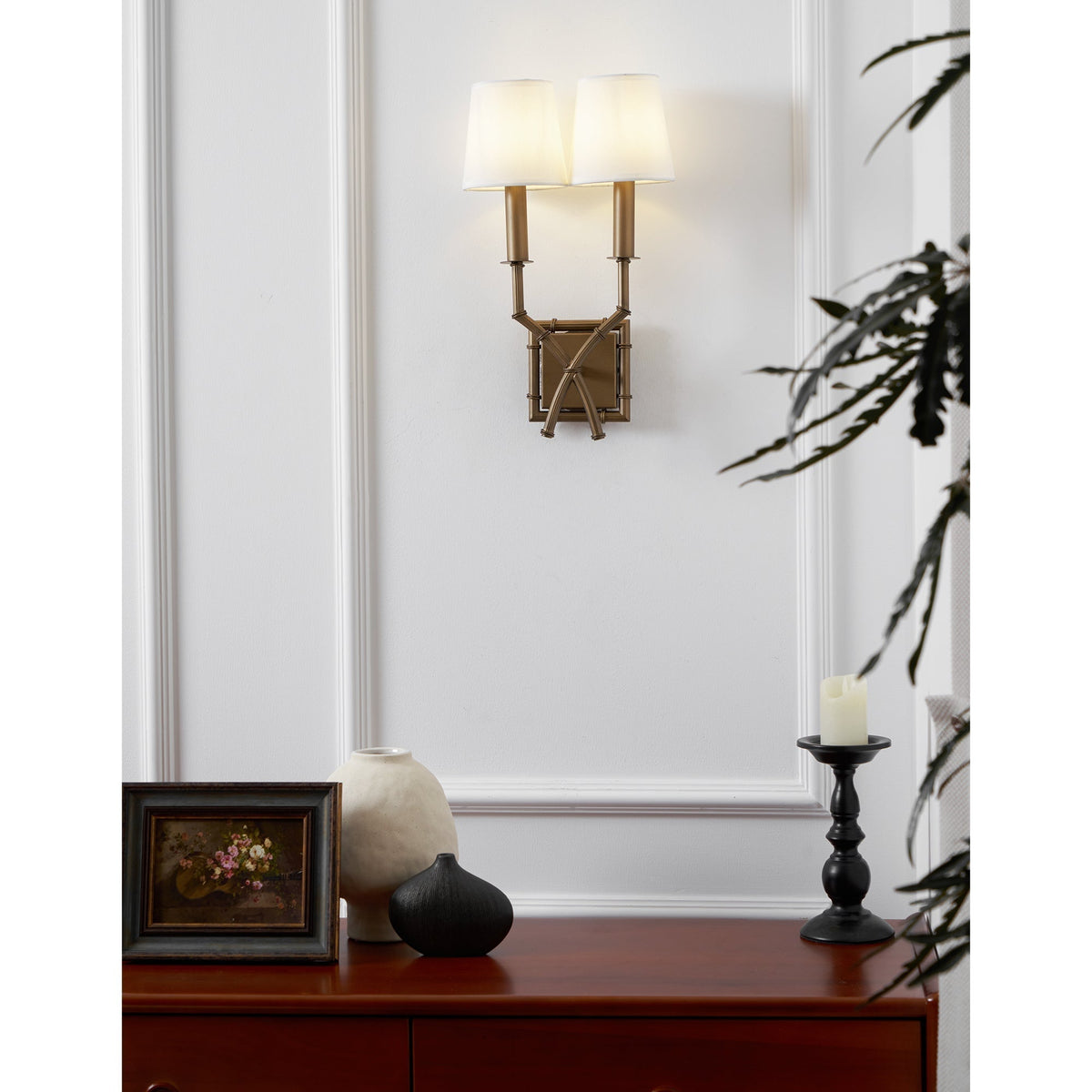 Yelp Wall Lamp