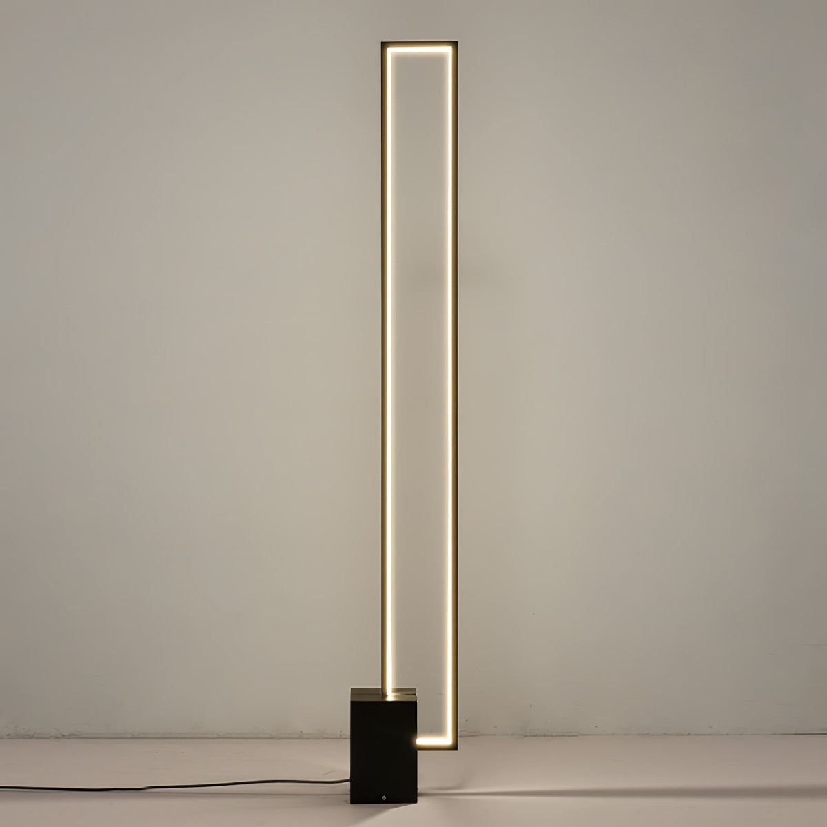 Keloza Aluminum Floor Lamp