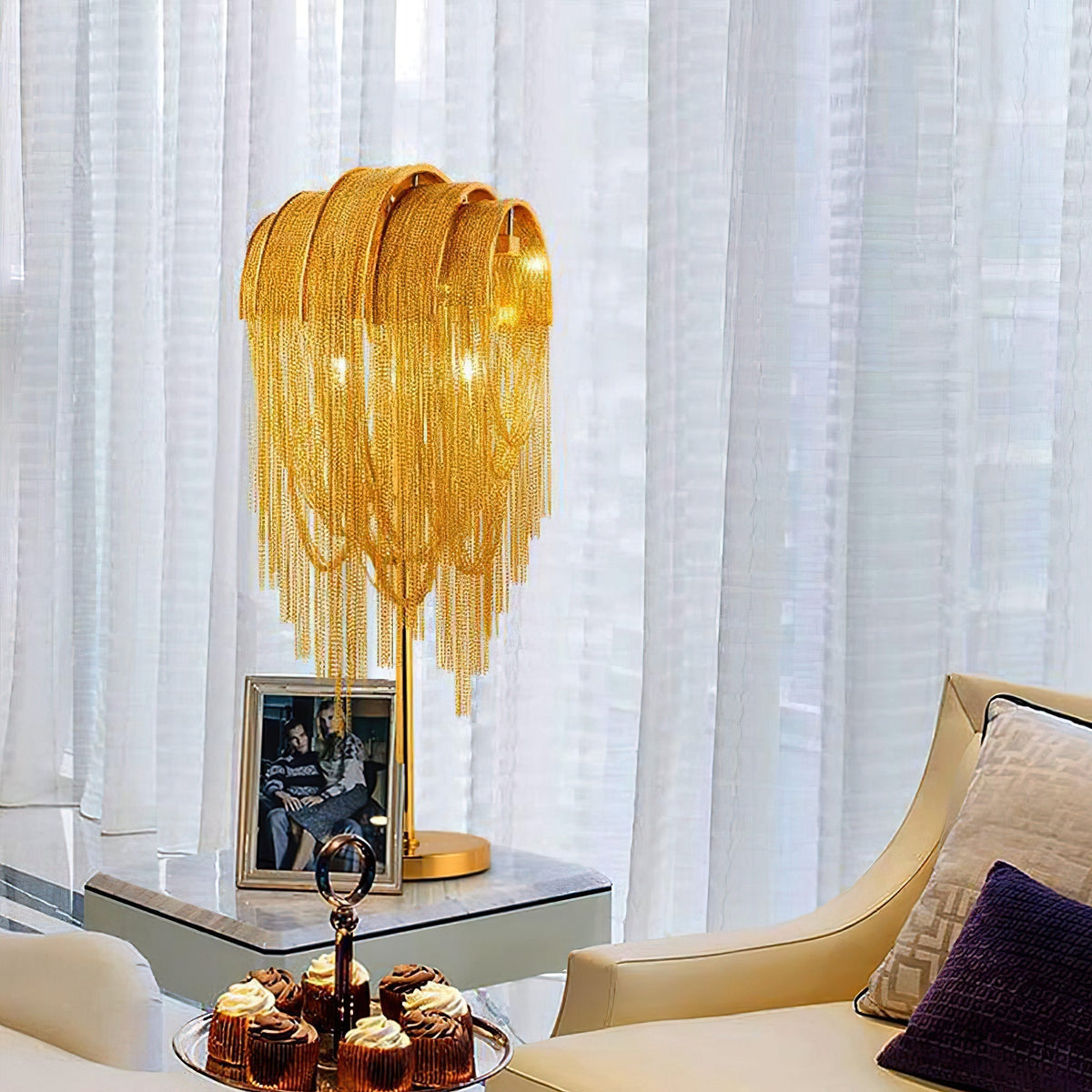 Hune Steel Artistic Table Lamp
