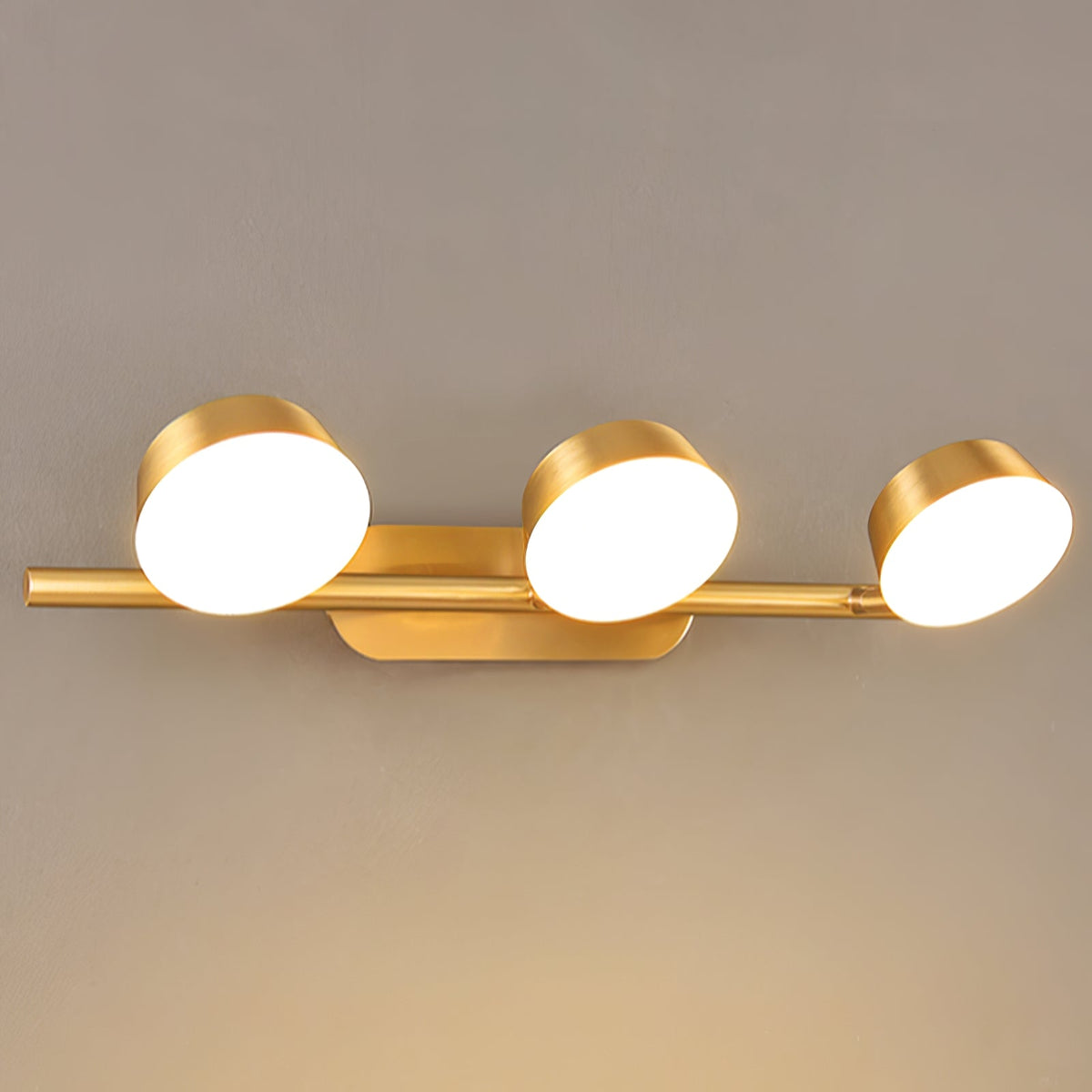 Xara Premium Elegance Vanity Brass Wall Light