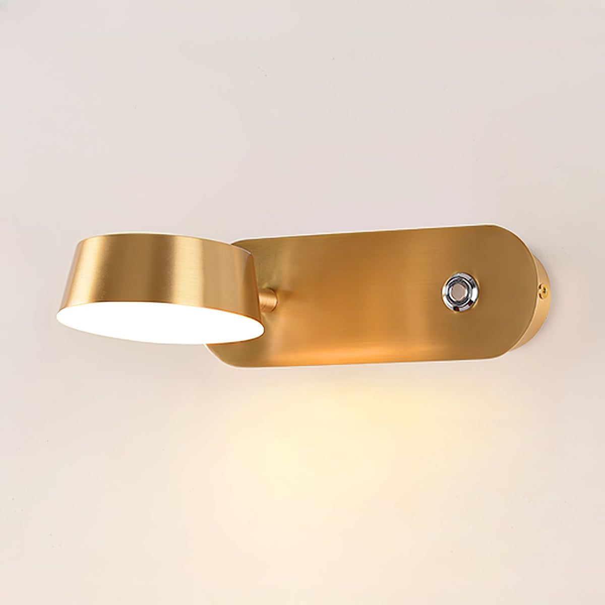 Xara Premium Elegance Vanity Brass Wall Light