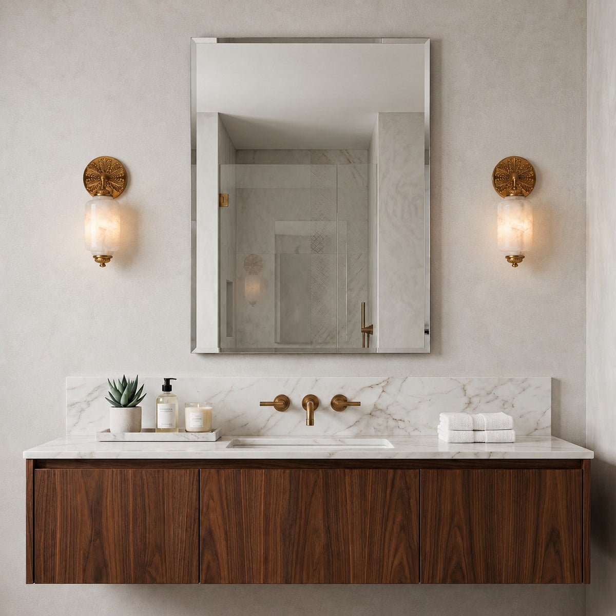 Paima Scallop Alabaster Indoor Wall Light