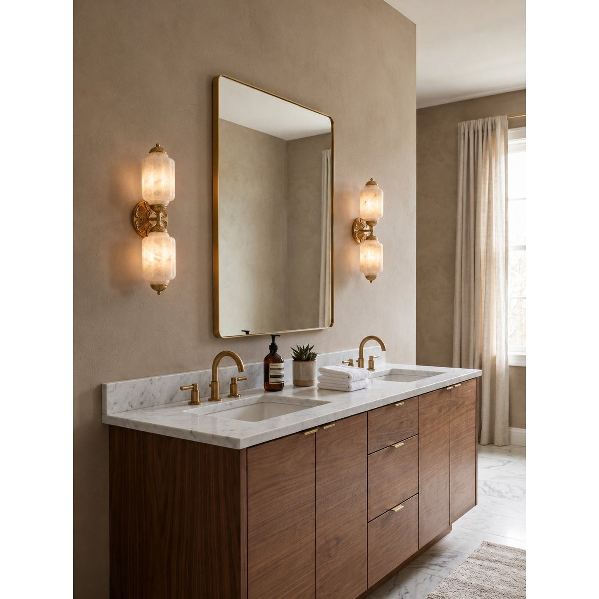 Paima Scallop Alabaster Indoor Wall Light