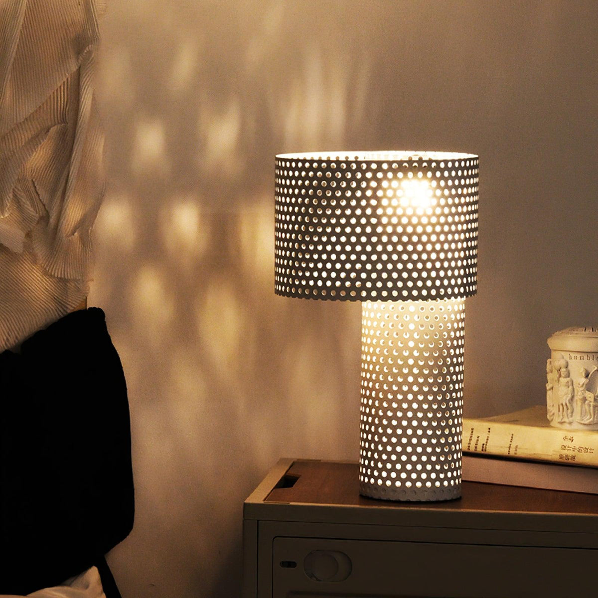 Ilsolyra Table Lamp