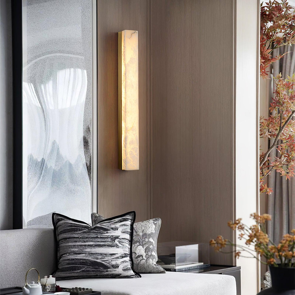 Nivivette Pillar Alabaster Wall Lamp