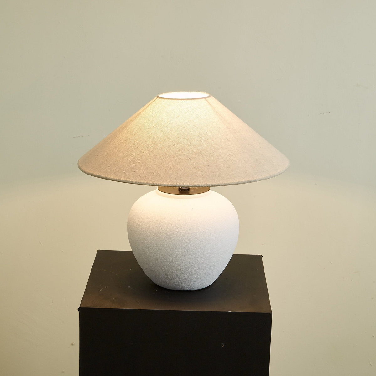 Alba Elegant Ceramic Table Lamp