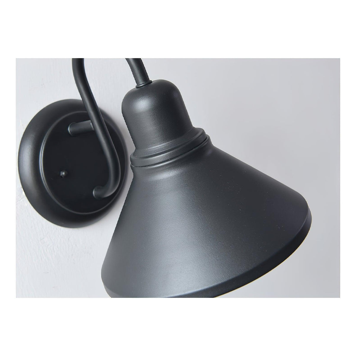 Elion Vintage Cone-shaped Ourdoor Wall Lamp