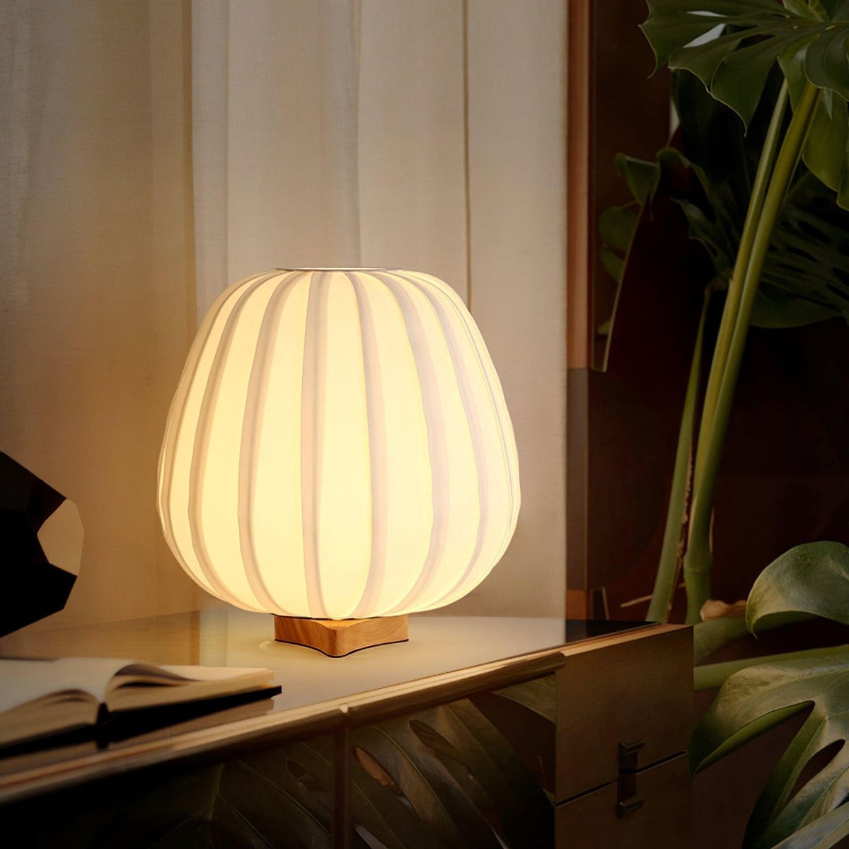 Elenor Fabric Minimalist Table Lamp