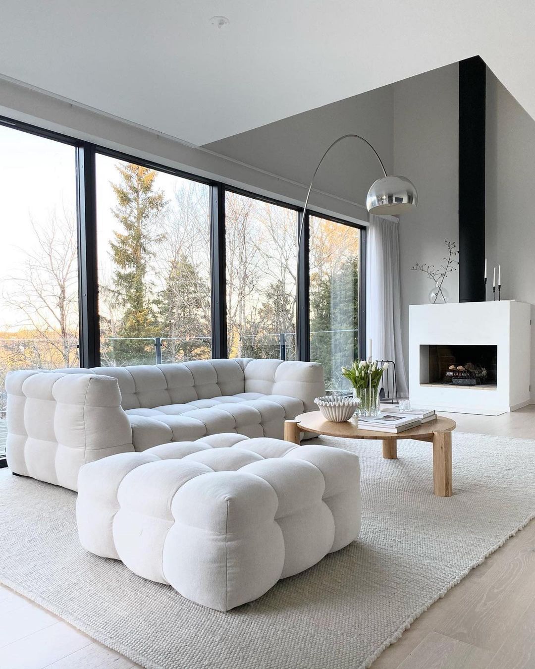 Viraelielle Floor Lamp