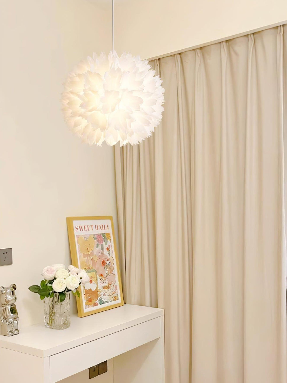Renuiella Nordic Art Flowers Ball Pendant Light