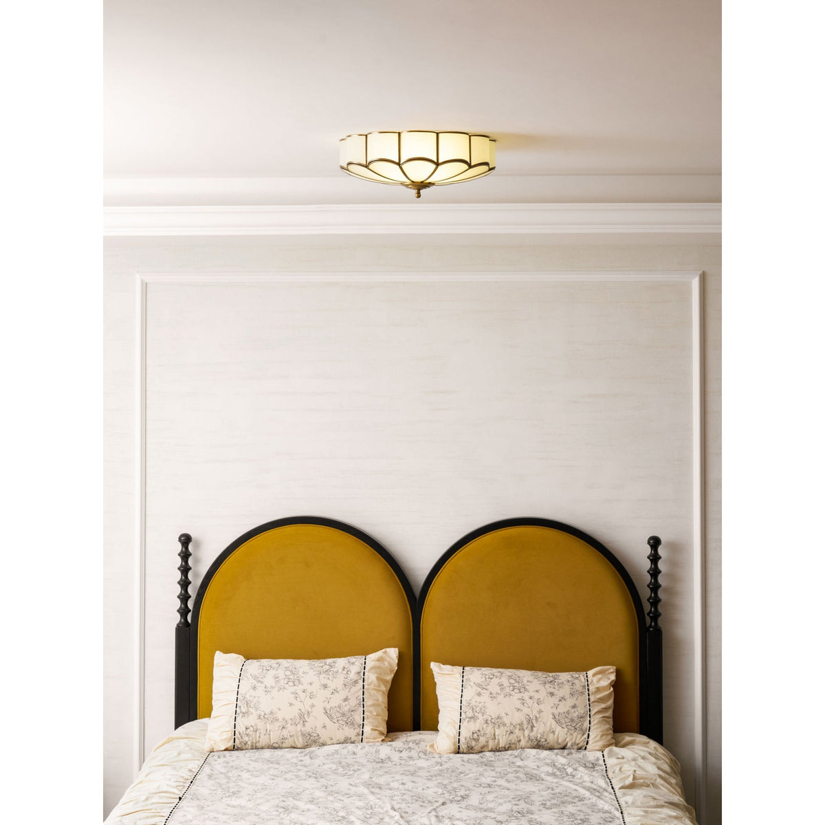 Labin Flower Shape Glass Flush Mount Ceiling Light