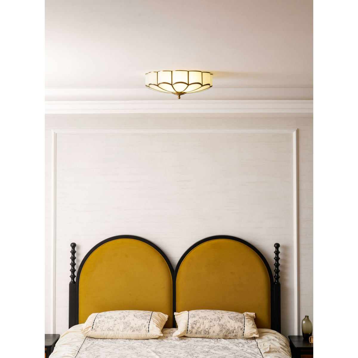 Labin Flower Shape Glass Flush Mount Ceiling Light