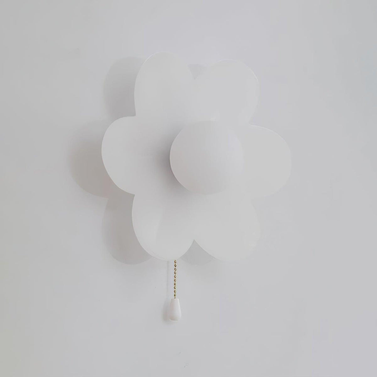 Acroma Nordic Art Flowers Resin Wall Lamp