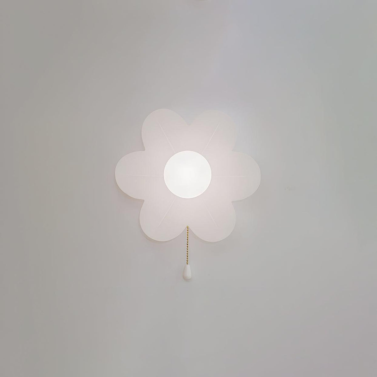 Acroma Nordic Art Flowers Resin Wall Lamp