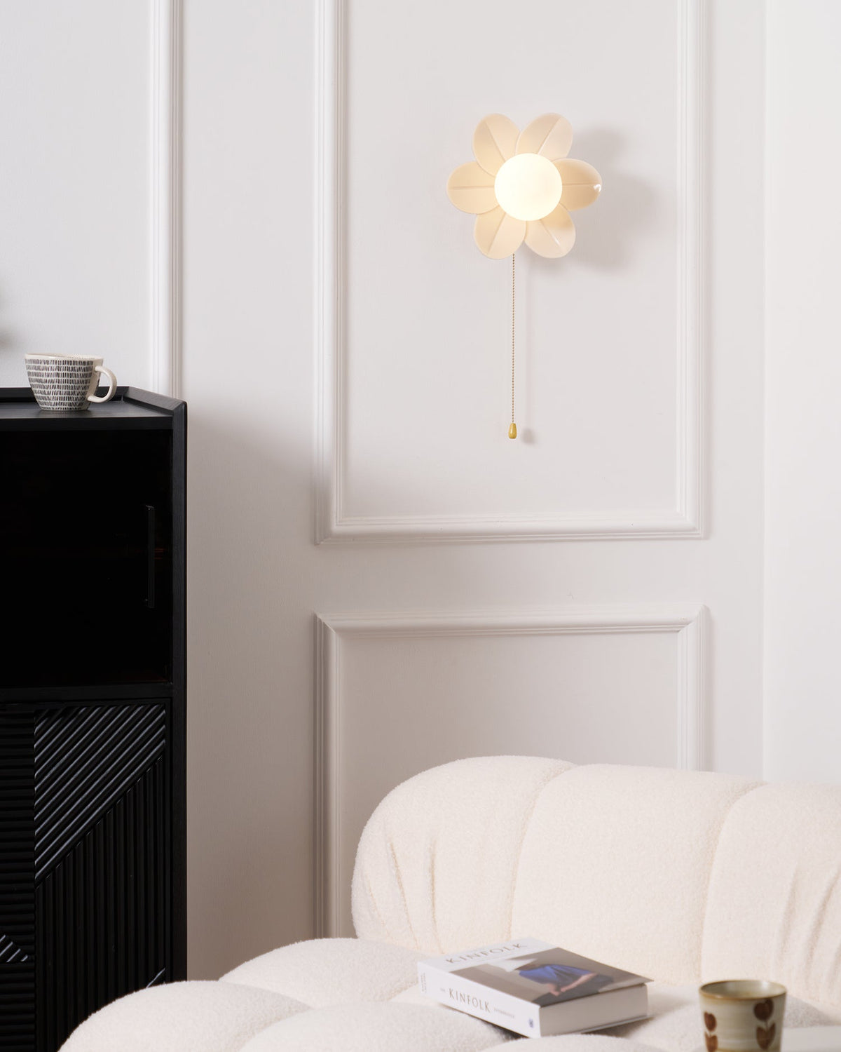 Acroma Nordic Art Flowers Resin Wall Lamp