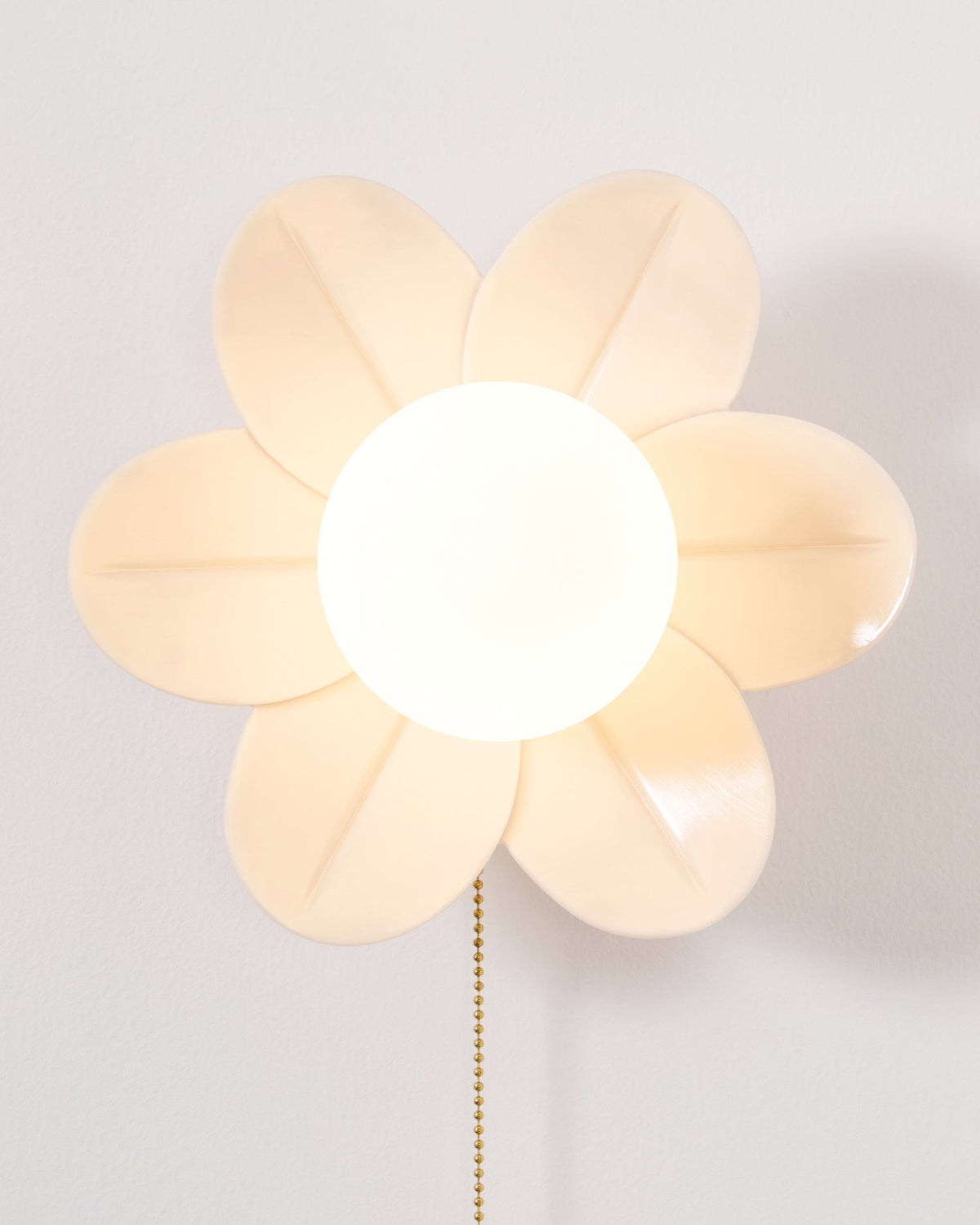 Acroma Nordic Art Flowers Resin Wall Lamp