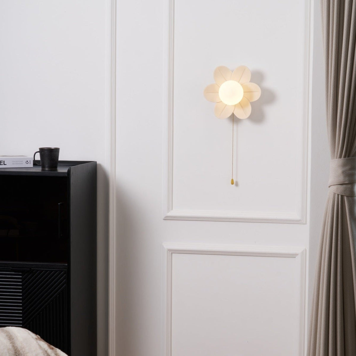 Acroma Nordic Art Flowers Resin Wall Lamp