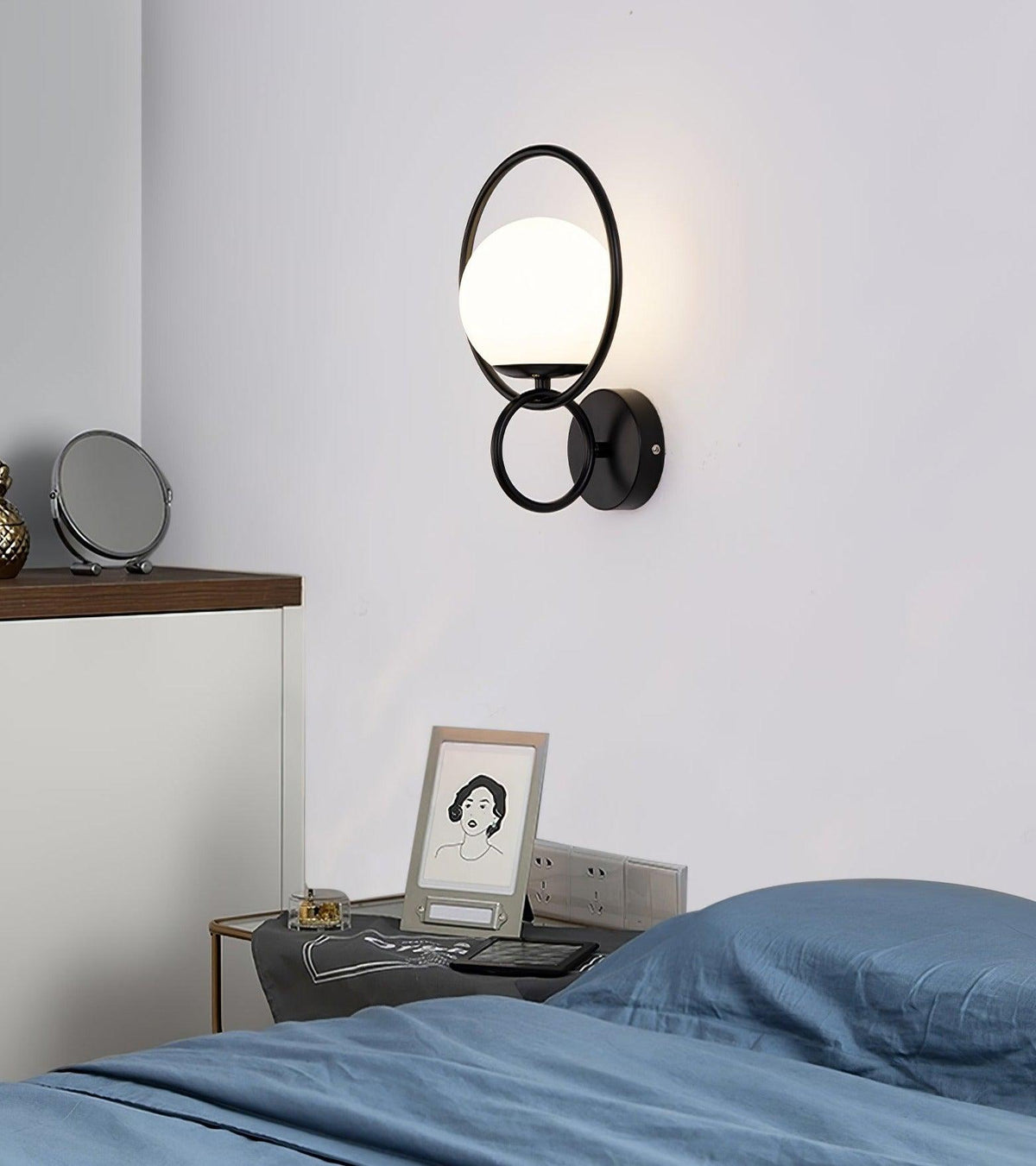 Zesilan Glass Wall Light