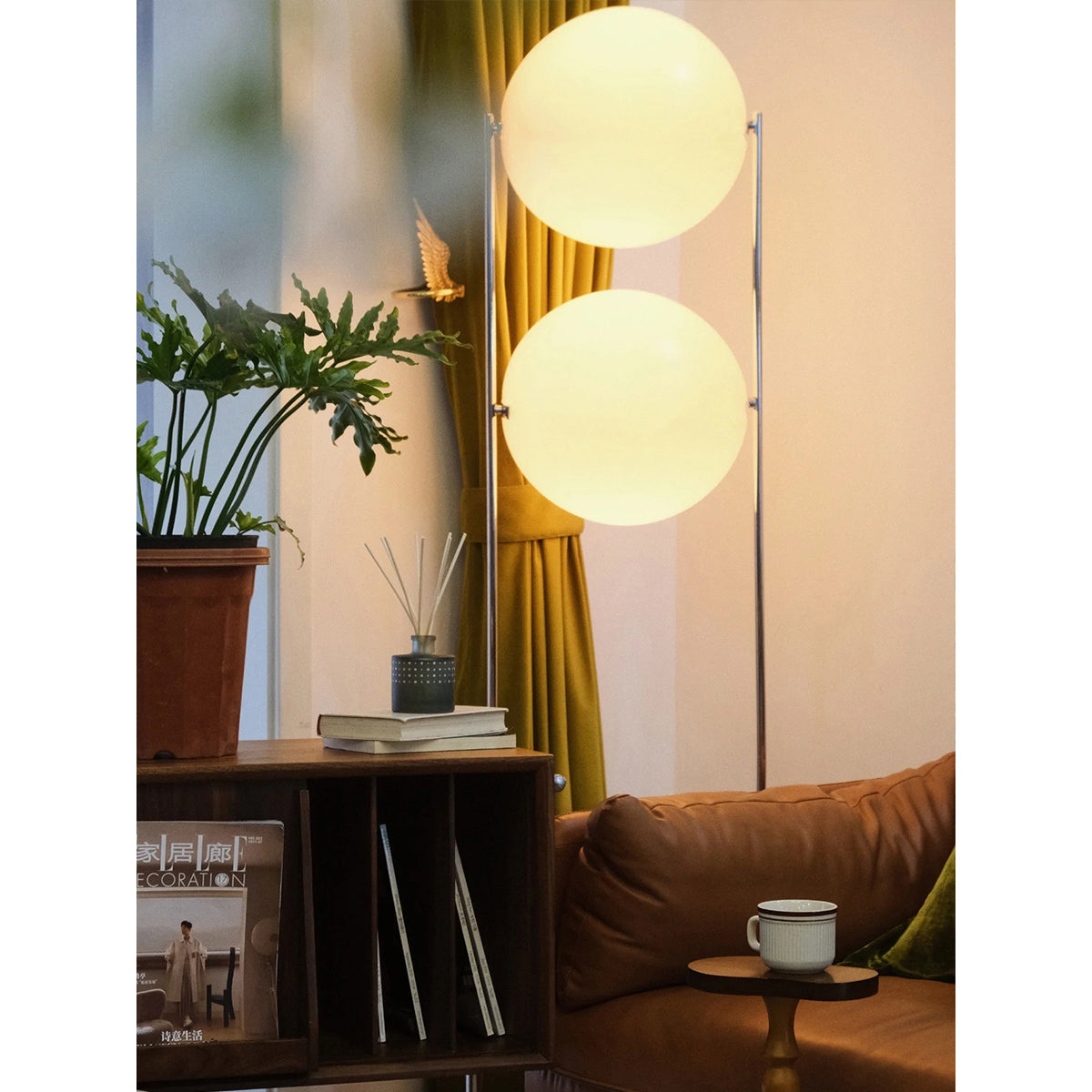 Sorarielle Floor Lamp