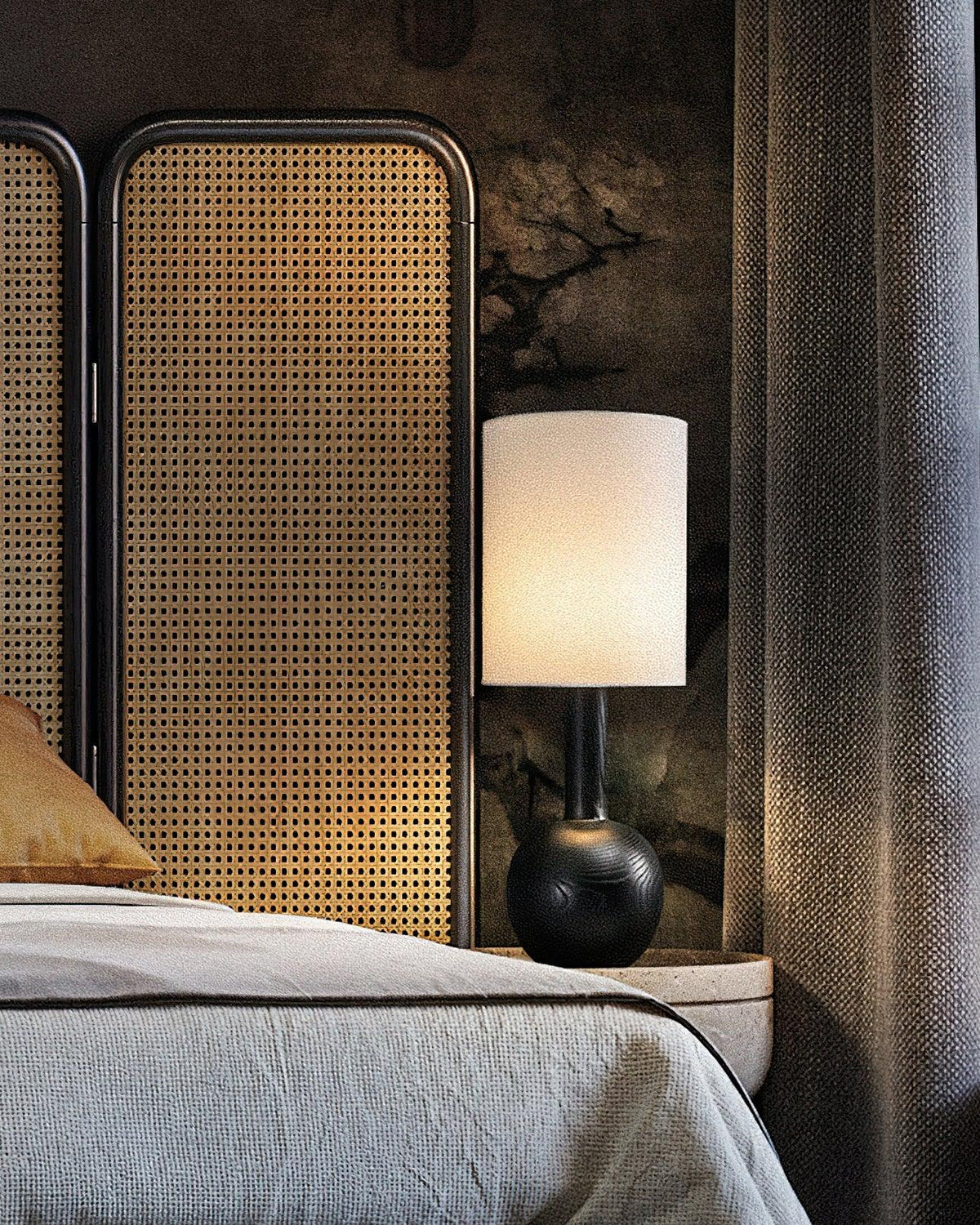 Ravmis Wooden Rustic Table Lamp
