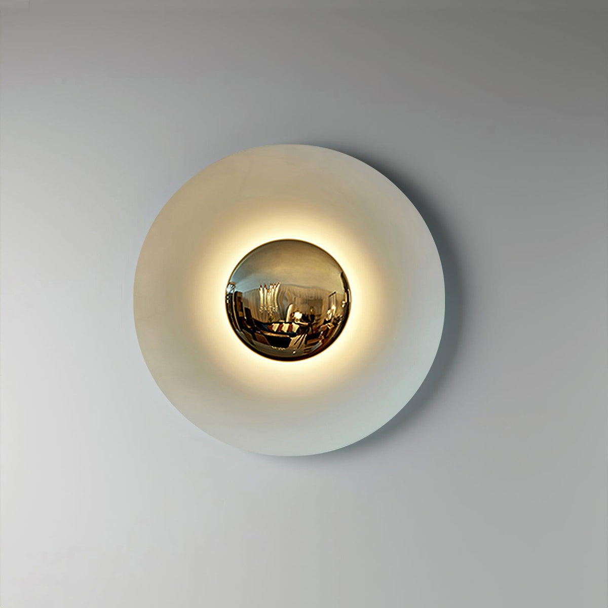 Xevan Elegance Simplicity Glow Wall Light