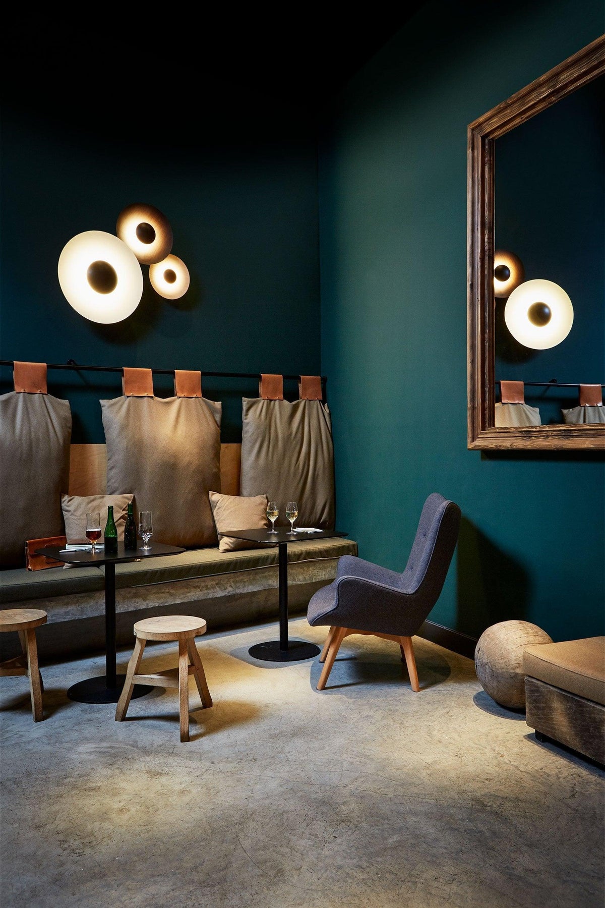 Erlirora Simplicity Glow Plug-in Wall Light