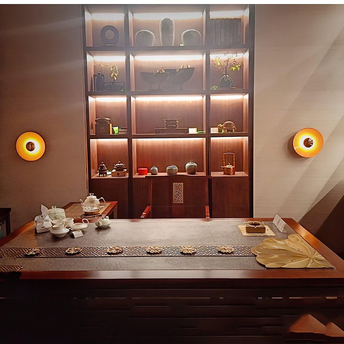 Xevan Elegance Simplicity Glow Wall Light