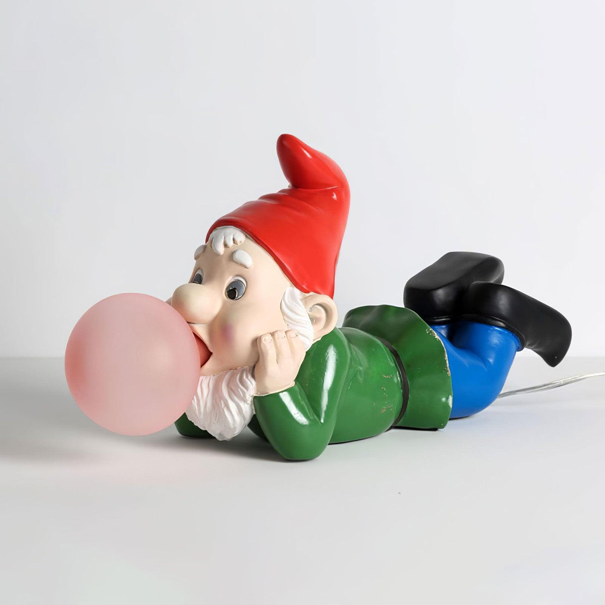 Brisa Resin Playful Table Lamp
