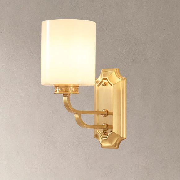 Regal Classic Brass Wall Lamp