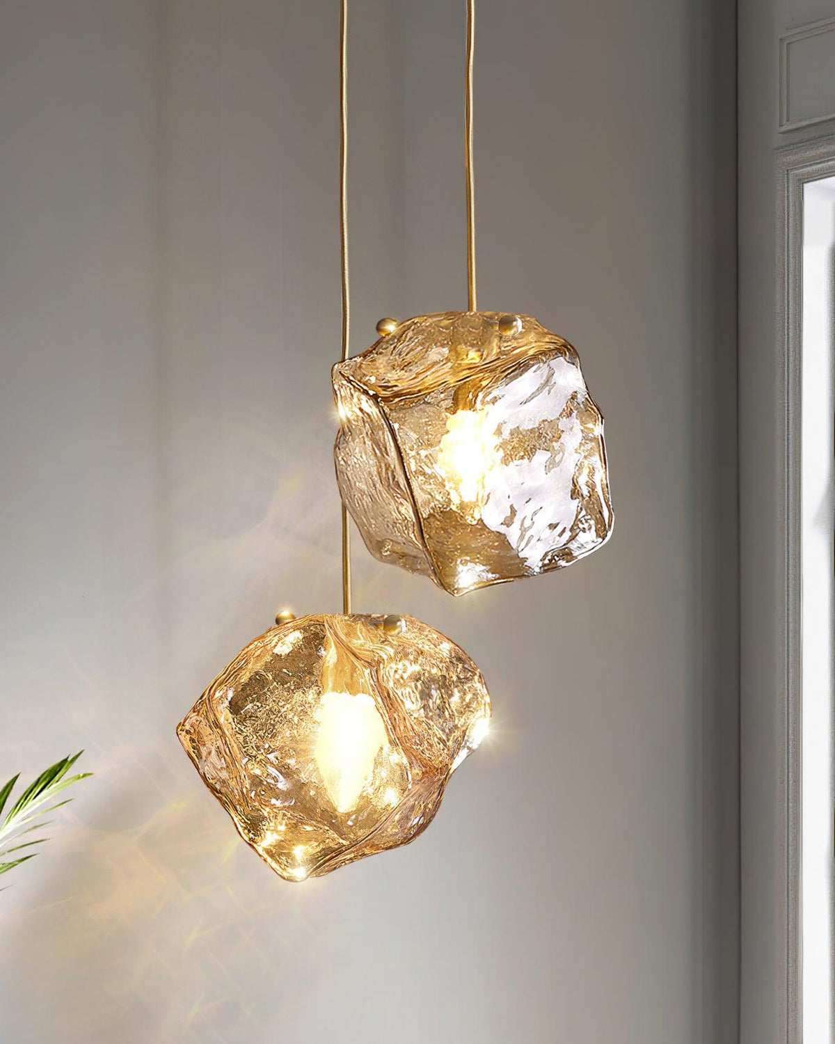 Kixu Brass Luxurious Pendant Lamp