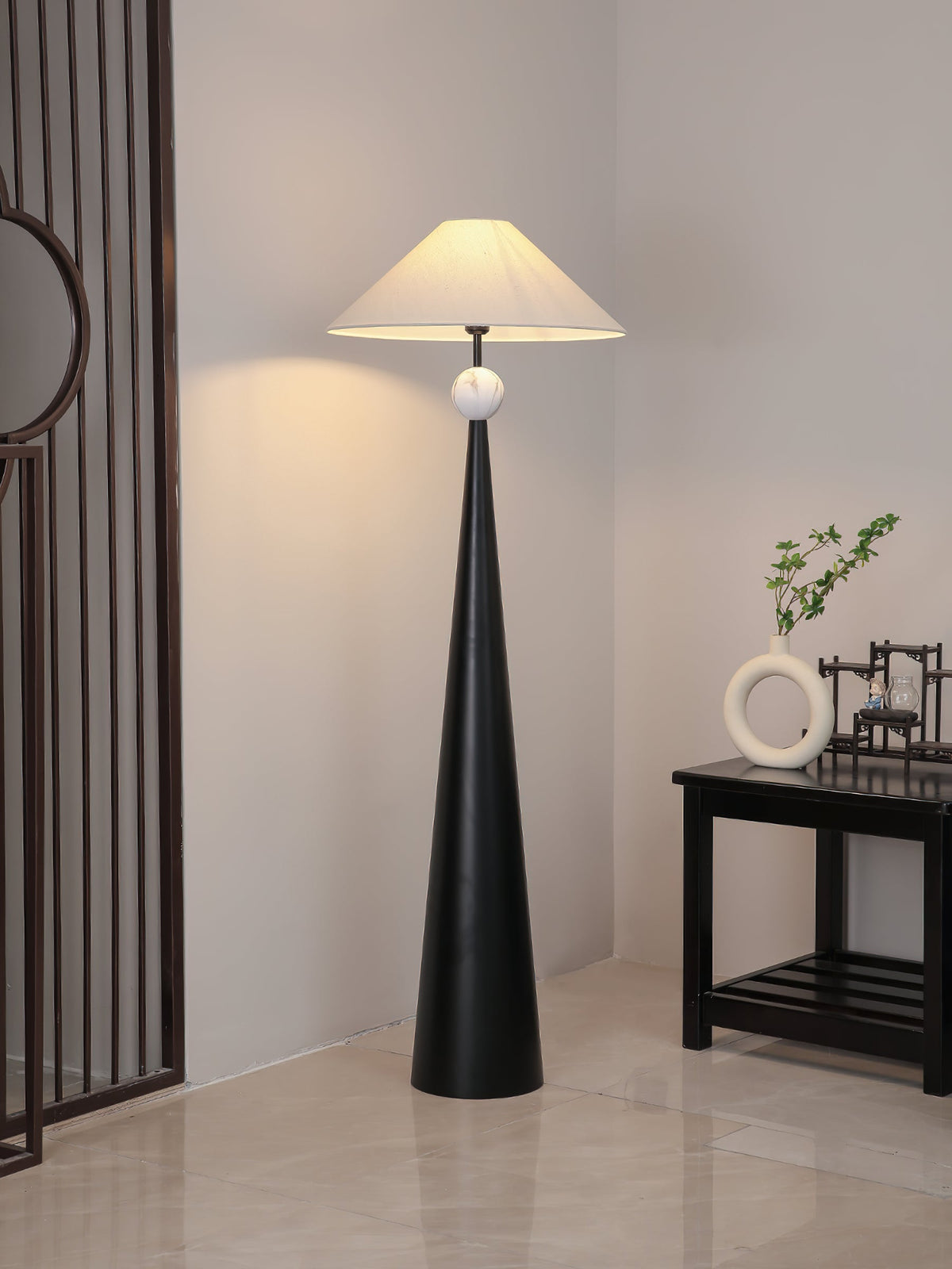 Elaaraine Floor Lamp