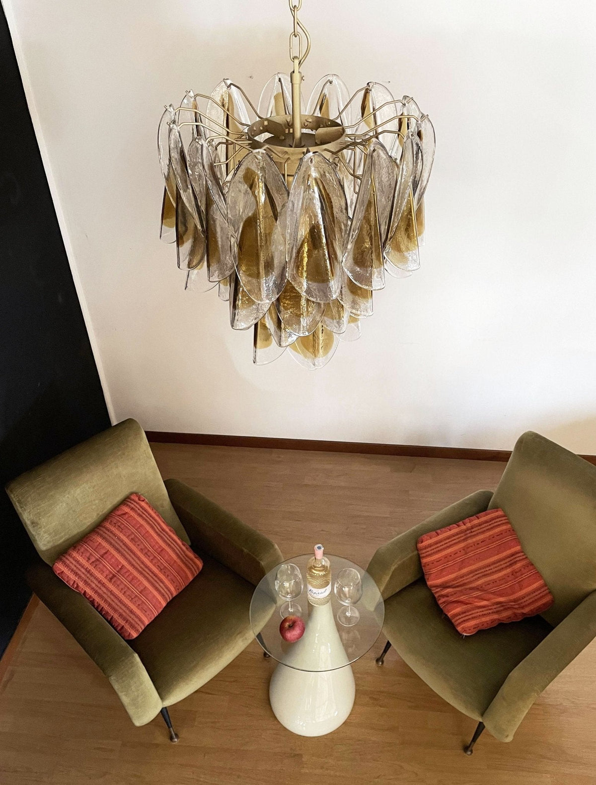 Vild Chandelier Isabella Gold Petal Layered