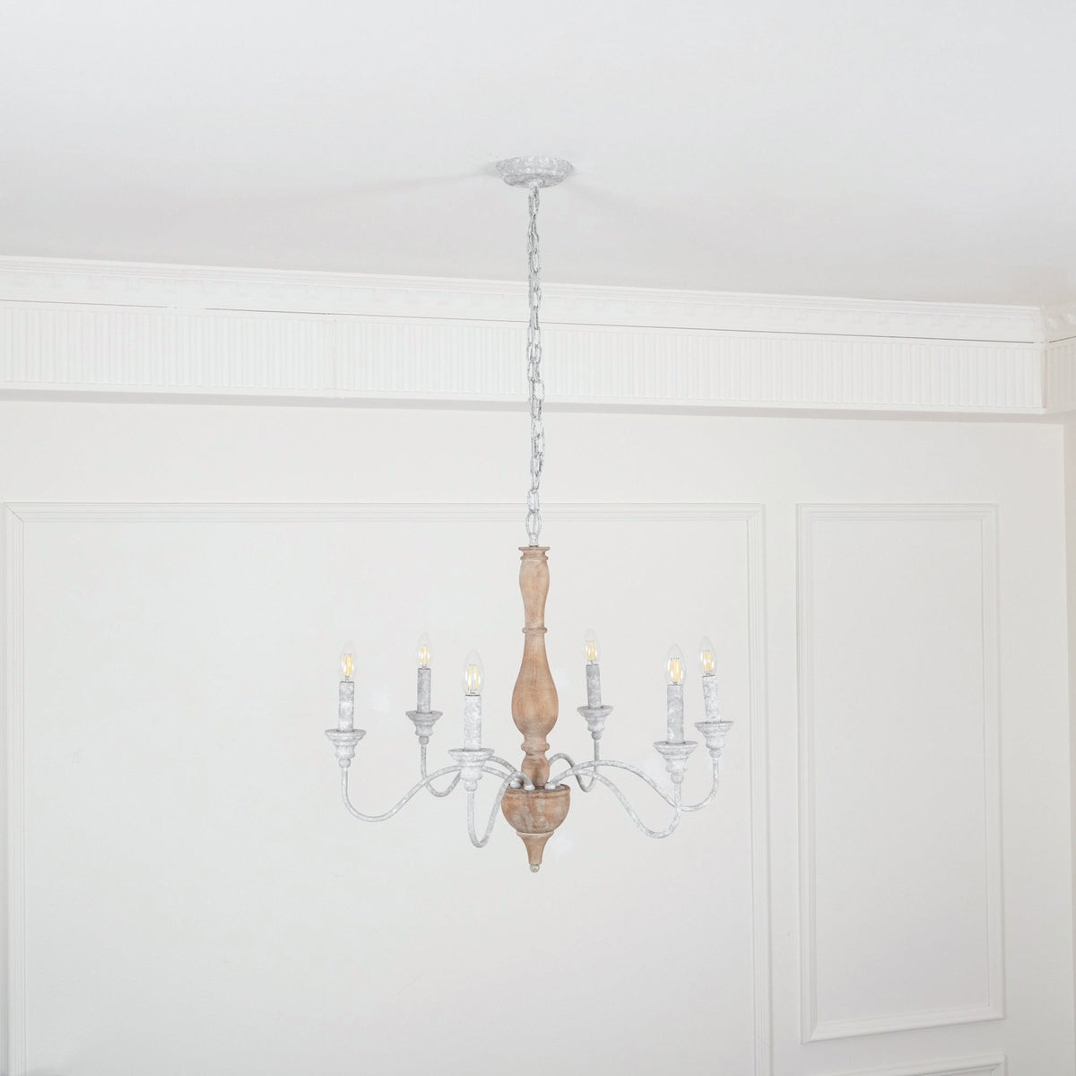 Eurloryra Chandelier