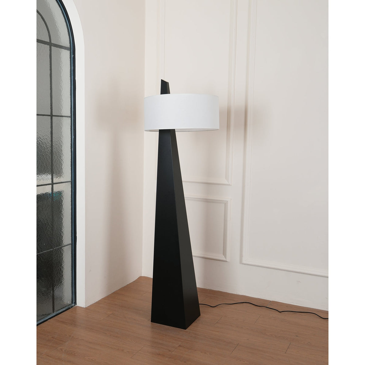 Renalise Obelisk Floor Lamp