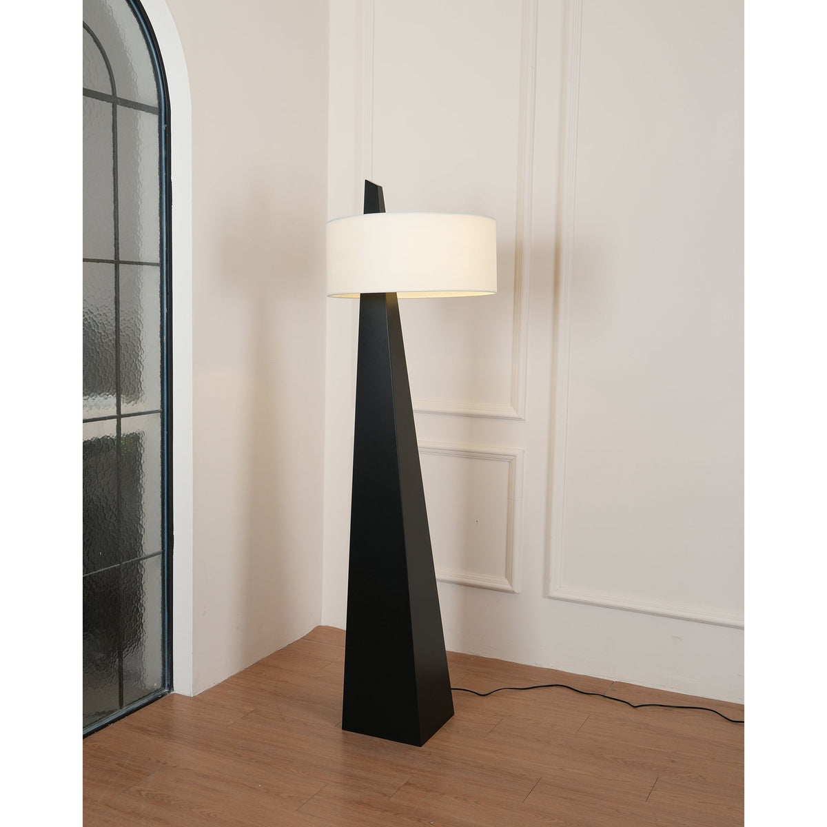 Renalise Obelisk Floor Lamp