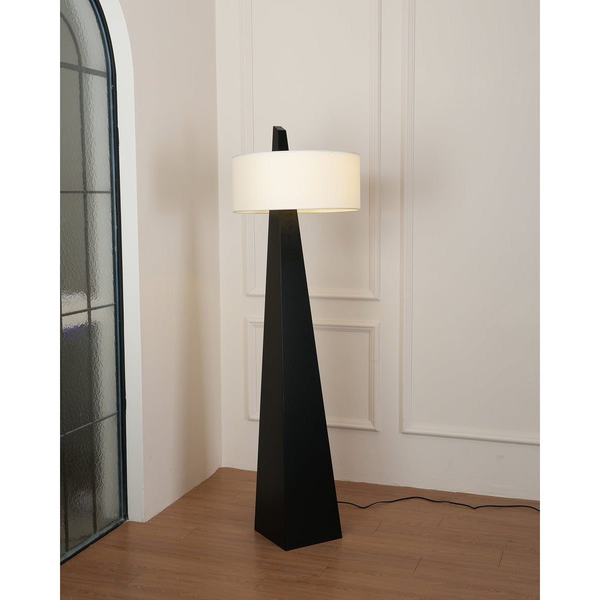 Renalise Obelisk Floor Lamp