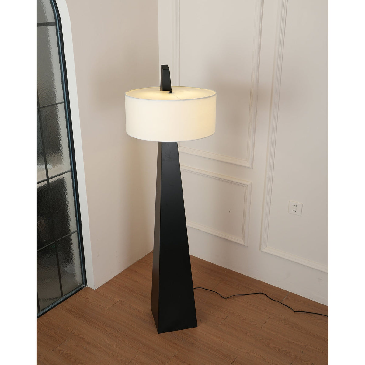 Renalise Obelisk Floor Lamp